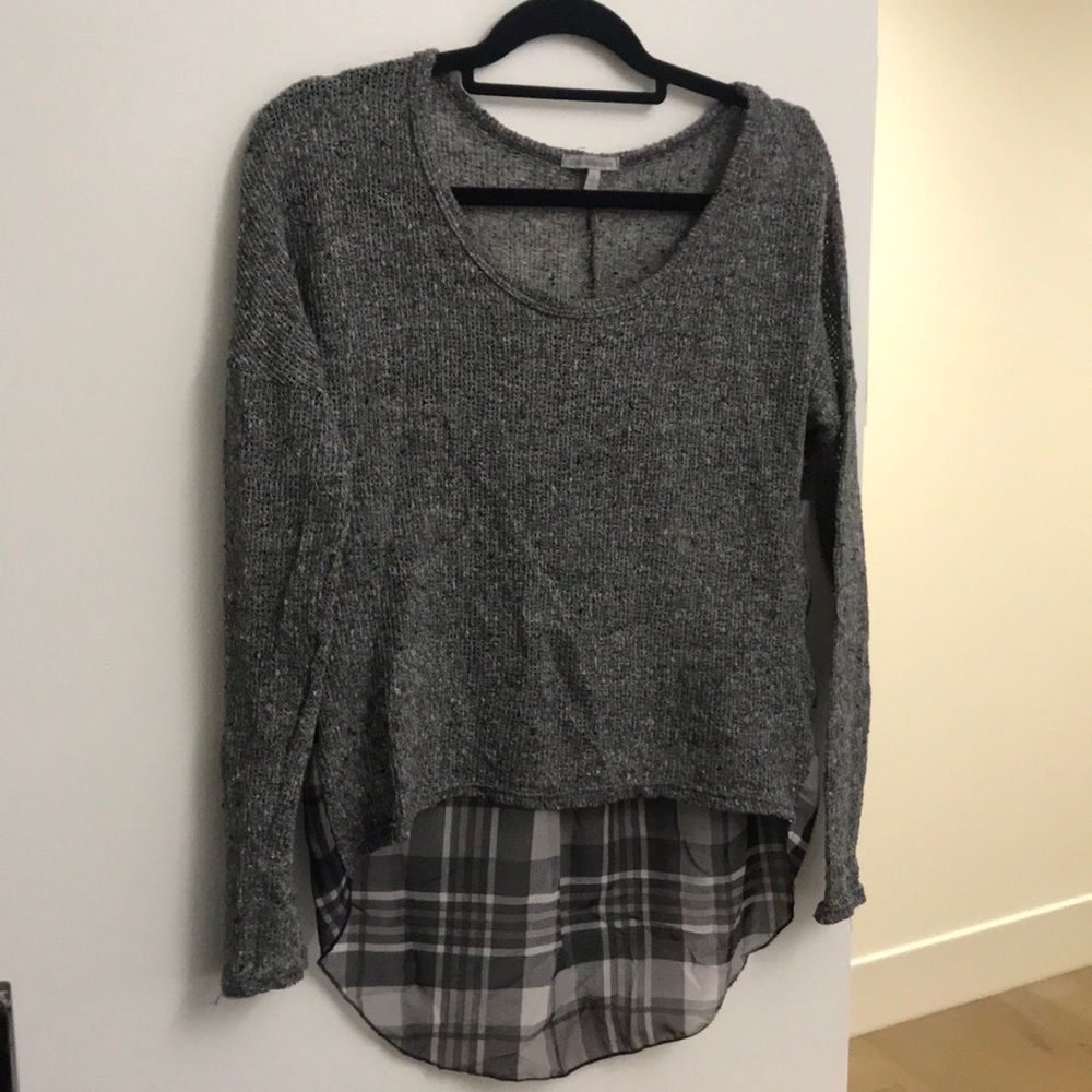 Gray and black hi-low sweater shirt